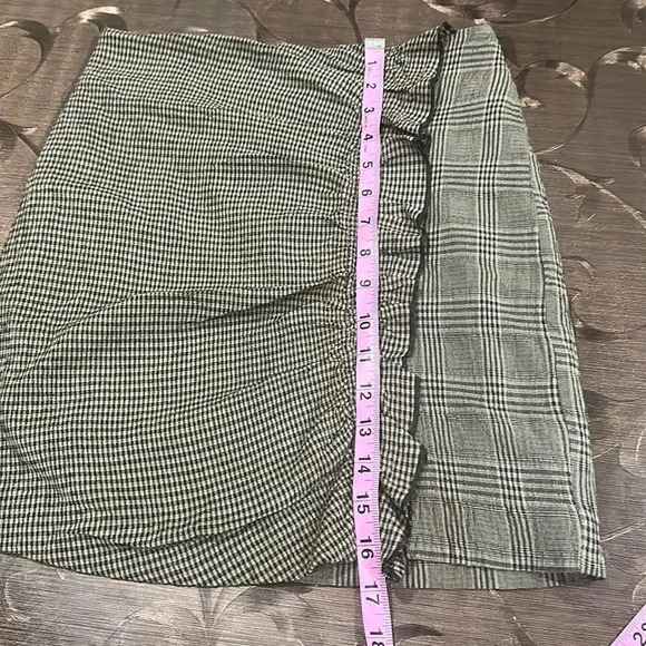 MNG Suit by Mango brown plaid mini skirt - Picture 5 of 9